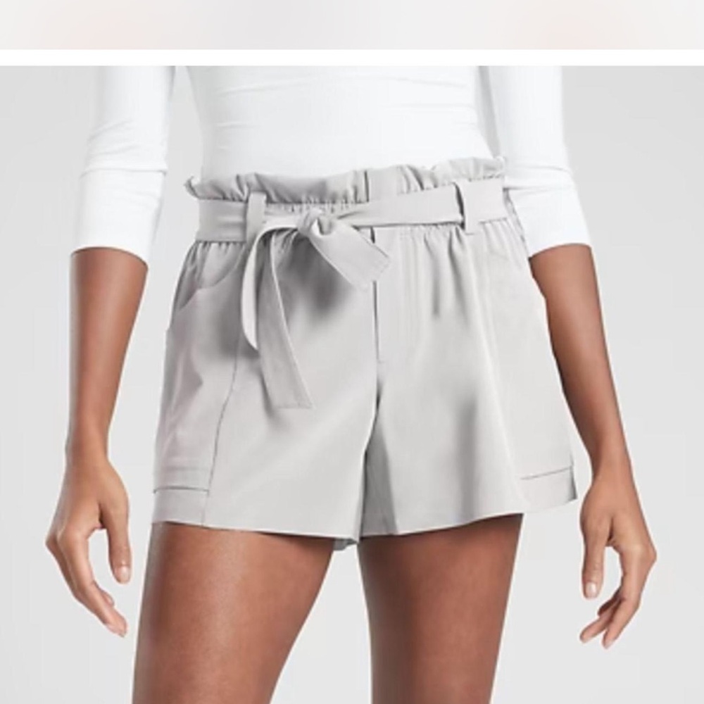 ATHLETA Size 8  Skyline High Rise Belted Shorts Women’s